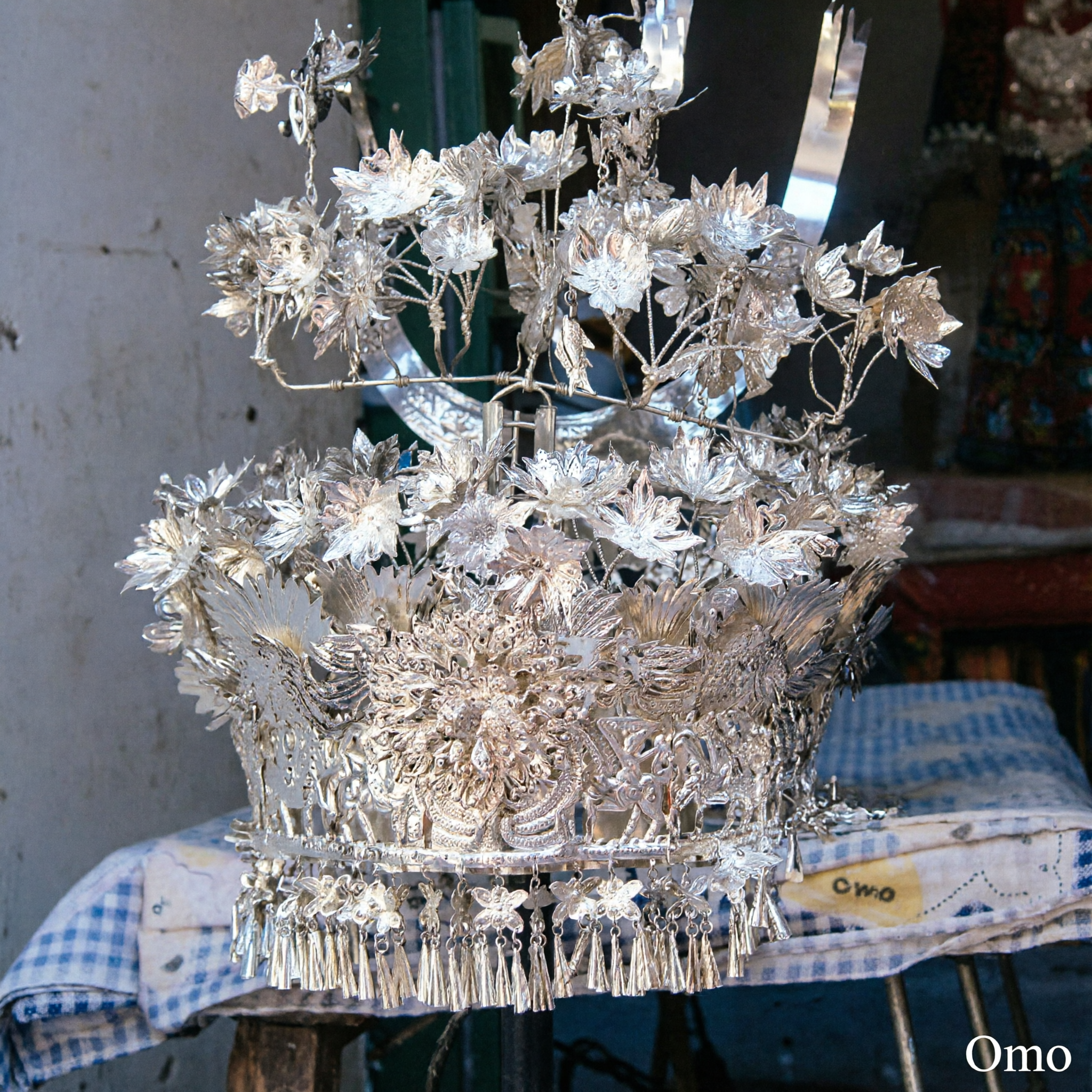 Exquisite Traditional Miao Silver Headdress Chinese Ethnic Wedding Crown Hmong Headpiece for Women Dance