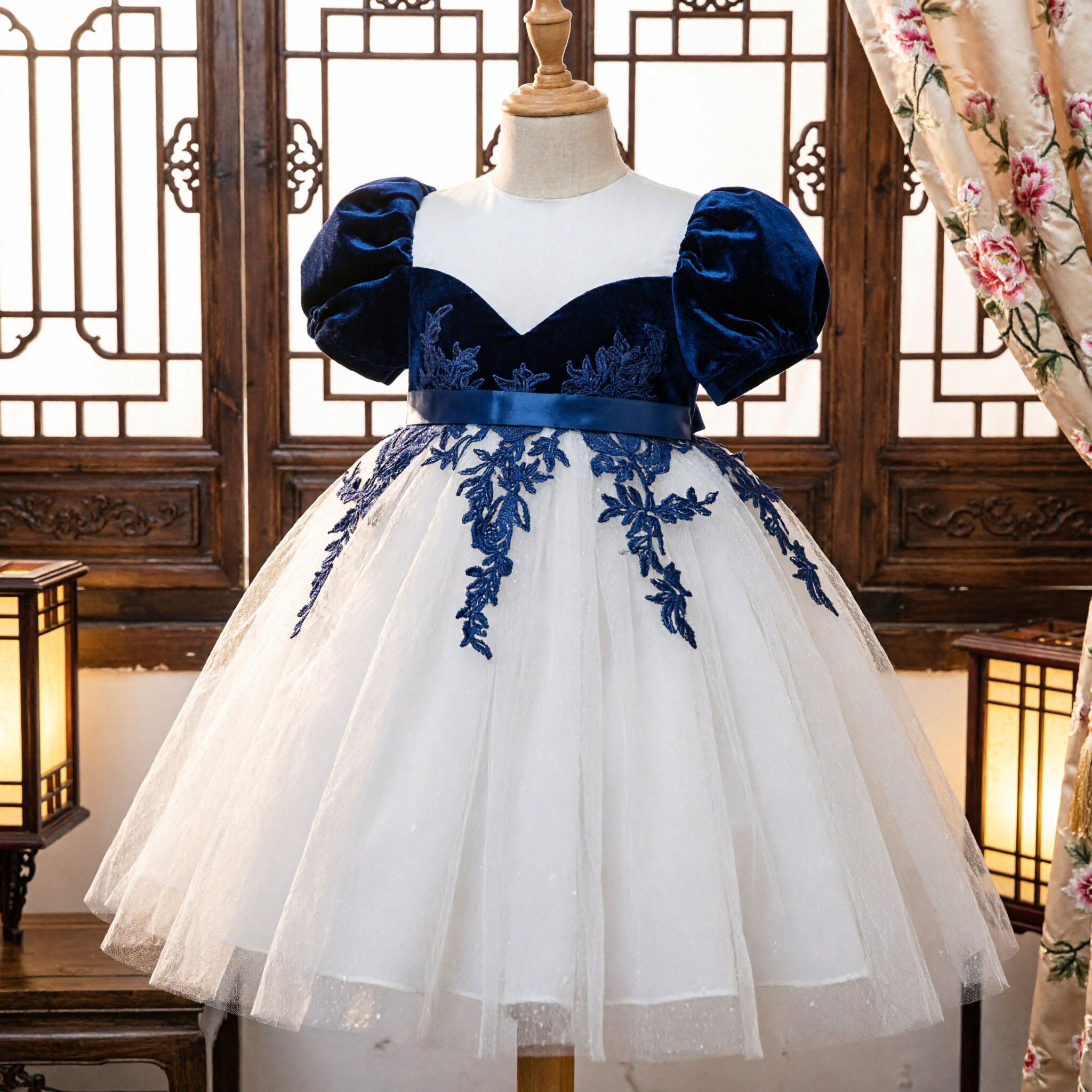 Elegant Navy Blue Velvet Bodice Flower Girl Dress with White Tulle Skirt and Floral Embroidery for Kids